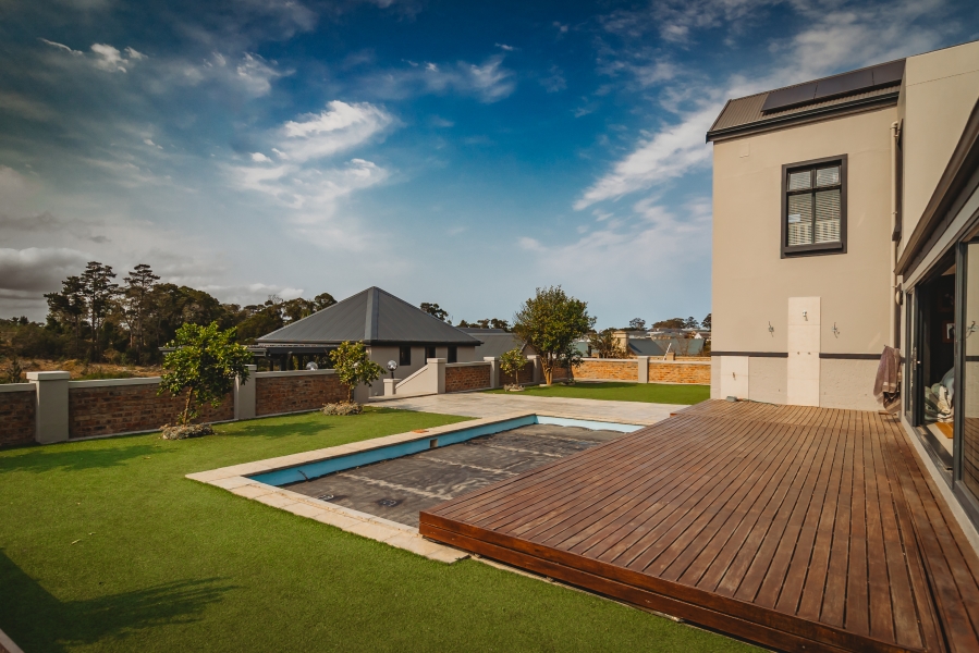 5 Bedroom Property for Sale in Kraaibosch Country Estate Western Cape